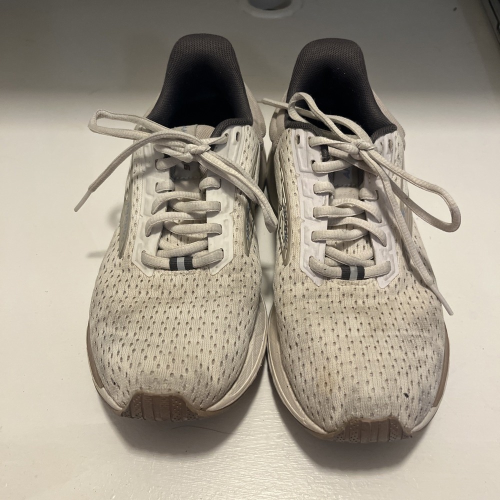 Brooks Anthem 6‎ Running Shoes White Gray Breathable Mesh. US Women's 6.5
